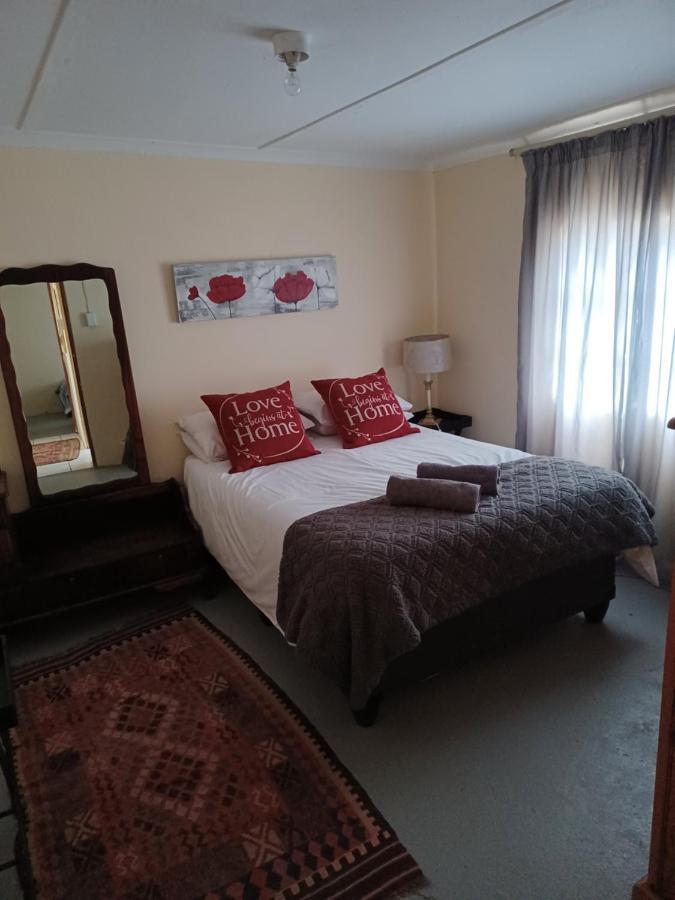De Hoop Guest Farm Apartment Beaufort West Bagian luar foto