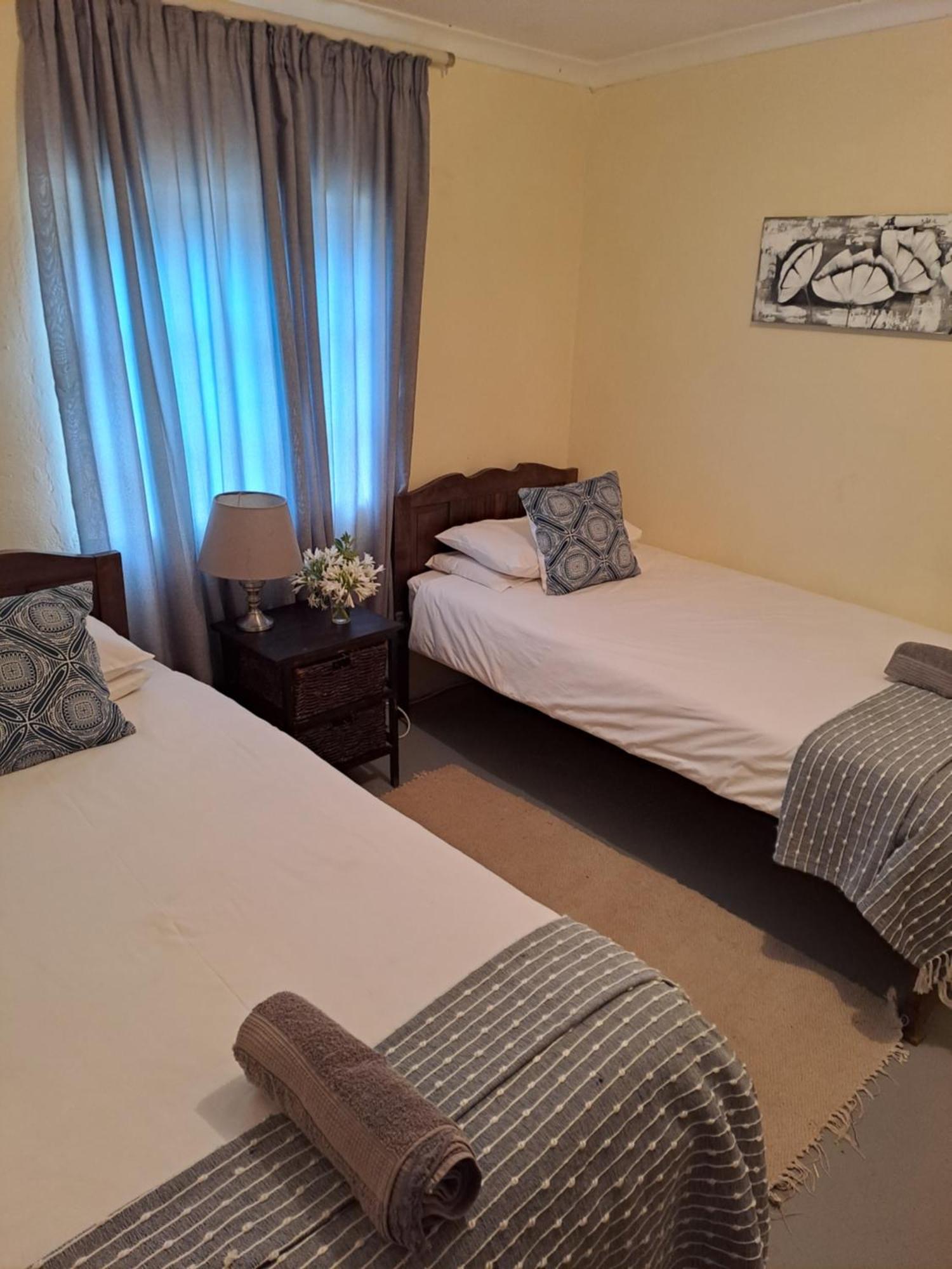 De Hoop Guest Farm Apartment Beaufort West Bagian luar foto